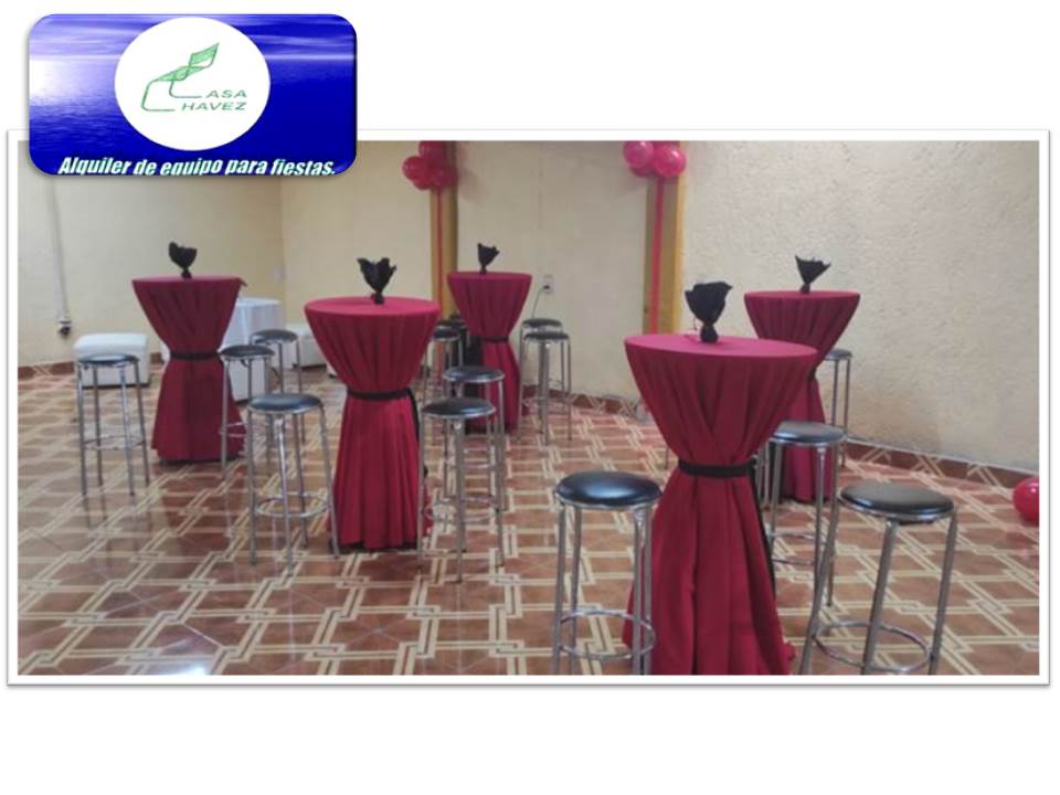 Mesa periquera con mantel rojo