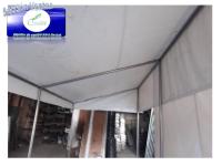 Carpa a una caida de agua